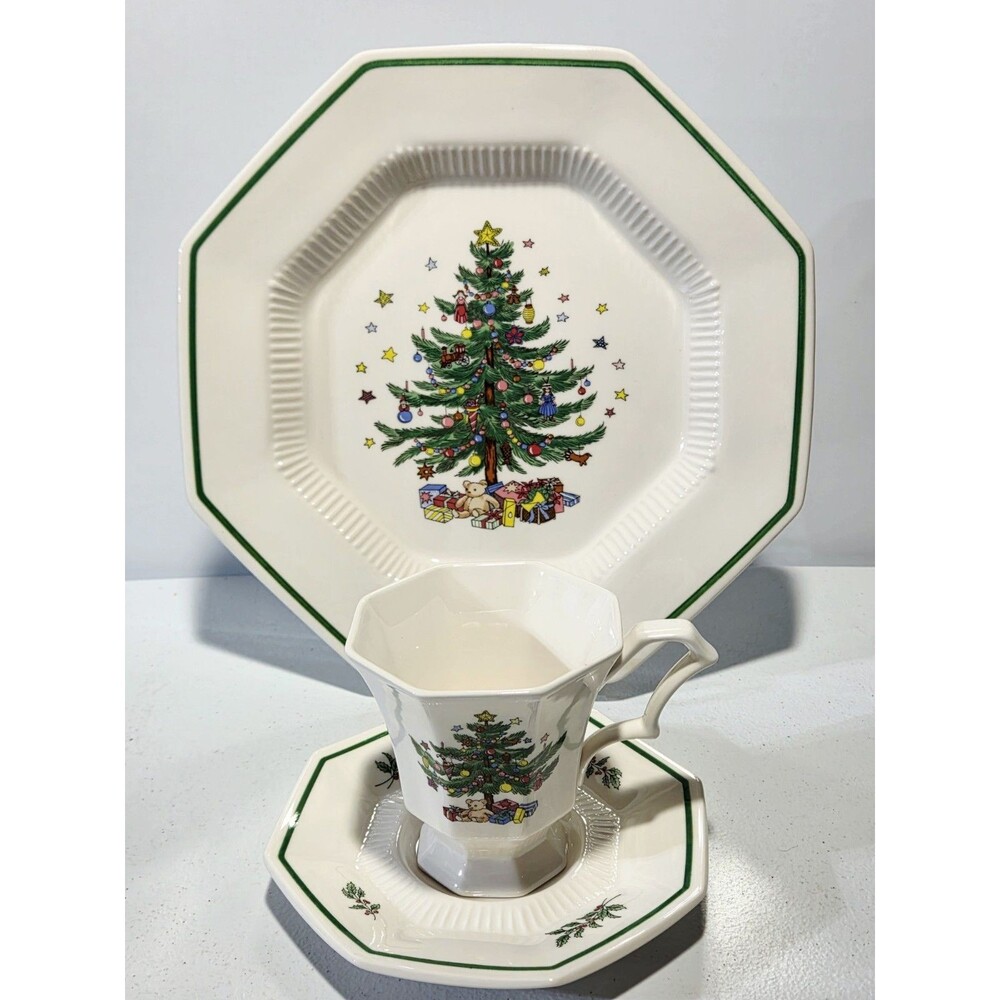 Nikko Christmastime Three-Piece Place Setting in Original Box